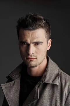 使用移动设备完成快速注册的用户形象